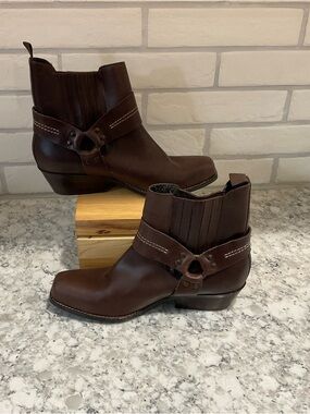Reba Brown Leather Western Booties Harness Strap Sz 8.5 Cowboy Festival Country